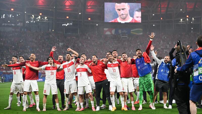 Spanien oben, Frankreich unten: Das Ranking der besten Acht Die Türkei überraschte mit einem Sieg gegen Österreich