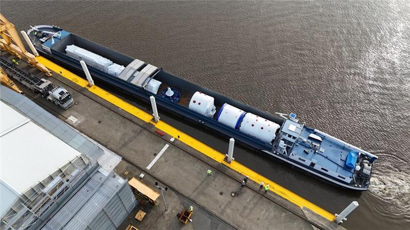 Südlink: 400-Tonnen-Bohrer für Elbquerung ist bereit Die Tunnelbohrmaschine wurde speziell für den Südlink-Tunnel gebaut. Jetzt wurde sie geliefert - ab Dezember soll sie sich auf den Weg machen und unter der Elbe durch nach Wischhafen graben.