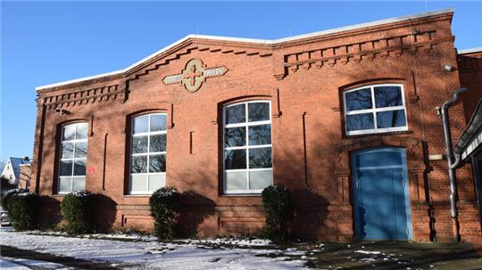 Die Turnhalle der Albert-Schweitzer-Schule an der Harburger Straße. Das Gebäude ist für die Aufnahme von Flüchtlingen vorbereitet, wurde dafür aber noch nie genutzt.