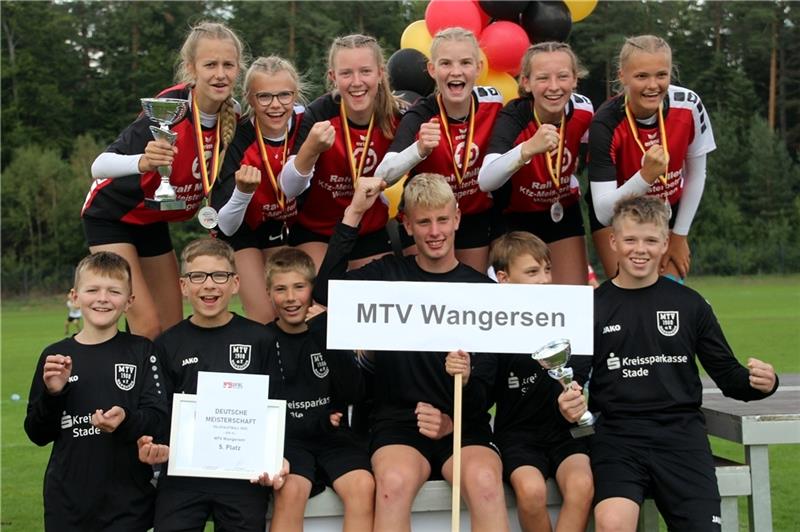 Die U14-Mädchen des MTV Wangersen holten Silber bei der Deutschen Meisterschaft, die Jungen kamen auf Platz fünf. Foto: Verein
