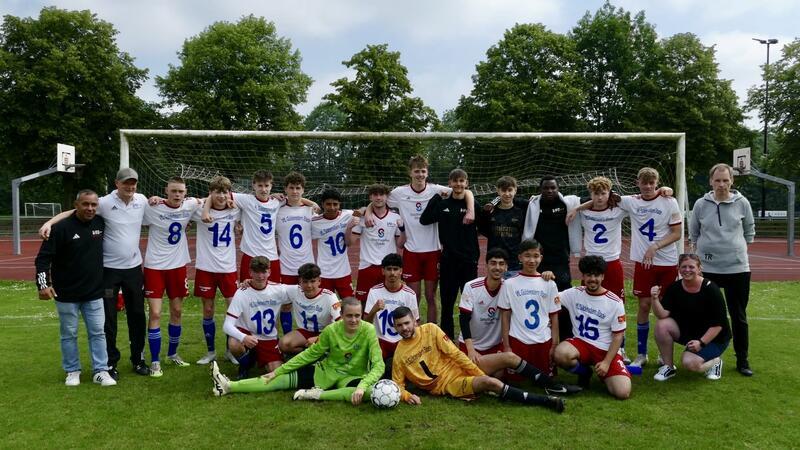 Die U16 des VfL Güldenstern Stade ist als Meister in die Landesliga aufgestiegen.