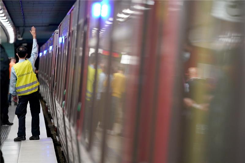 Alle 100 Sekunden eine U-Bahn für Hamburg Die U2 zwischen Mümmelmannsberg und Christuskirche sowie die komplette U4 wird in Hamburg für den rechnergesteuerten Betrieb vorbereitet. Foto: dpa