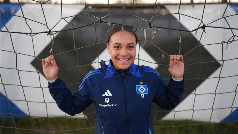 Toptalent lebt Traum: 18-Jährige will HSV heute ins Finale führen Die U20-Nationalspielerin gehört mit 18 Jahren zu den größten Talenten in Deutschland.