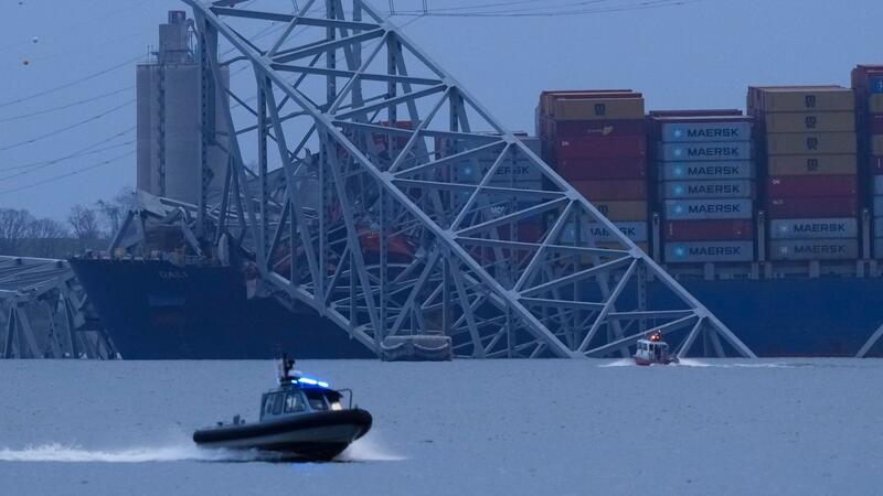 Die US-Behörde für Transportsicherheit NTSB untersucht den Vorfall.