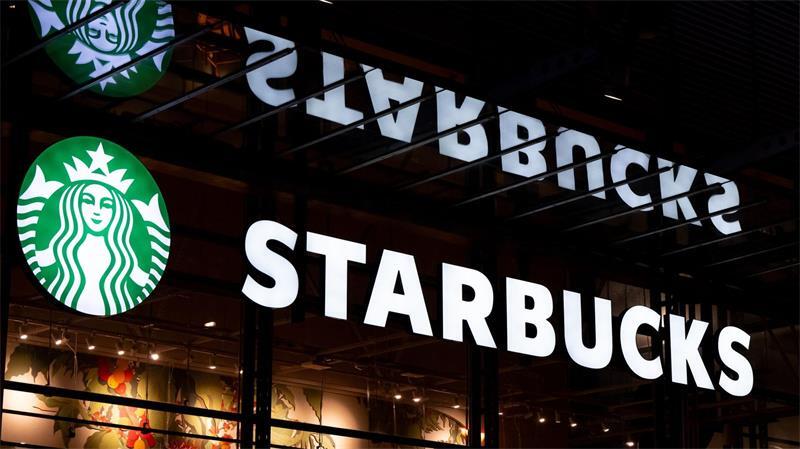 Die US-Kaffeekette Starbucks steht wegen neuer Filialen in der chinesischen Region Xinjiang in der Kritik. (Archivbild)