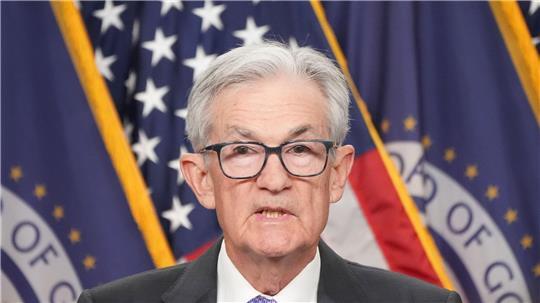 Die US-Notenbank Federal Reserve um den Vorsitzenden Jerome Powell hat erneut den Leitzins gesenkt.