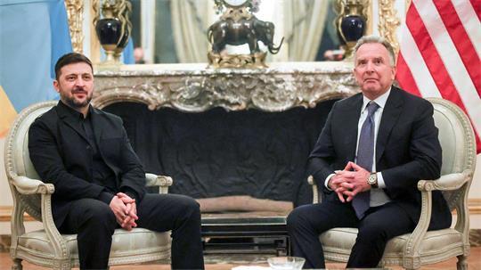 Die US-Vermittler Steve Witkoff und Jared Kushner reisen nach Worten des ukrainischen Präsidenten Wolodymyr Selenskyj am Sonntag nach Kiew. (Archivbild)