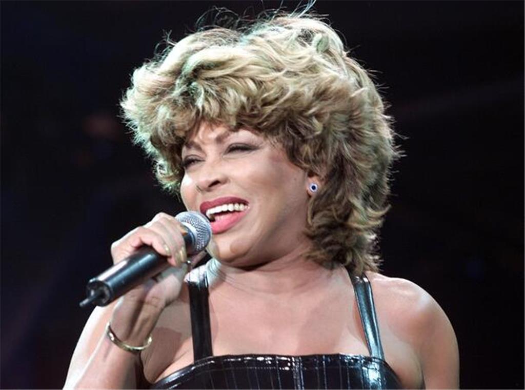 Die US-amerikanische Sängerin Tina Turner gibt starb im Alter von 83 Jahren in d...