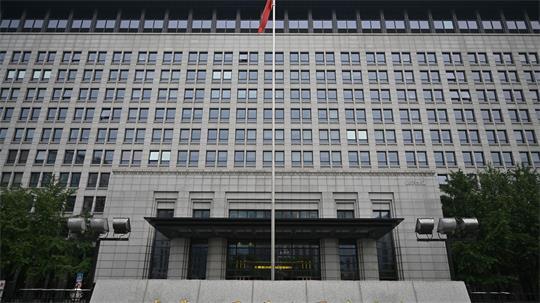 Die USA hatten zuletzt eine Reihe neuer Handelsbeschränkungen verhängt. Nun schlägt das chinesische Handelsministerium zurück. (Archivbild)