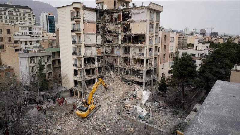 Abgeschossener US-Jet im Iran setzt Trump unter Druck Die USA und Israel fliegen immer wieder Luftangriffe auf Ziele in Teheran. (Archivbild)