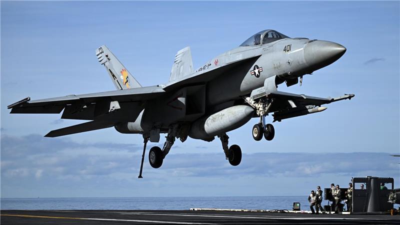 USA entsenden Flugzeugträger nach Lateinamerika Die „USS Gerald R. Ford“ ist das größte Kriegsschiff der Erde und bietet Platz für bis zu 90 Kampfflugzeuge und Hubschrauber. (Archivbild)