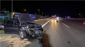 Die Unfallstelle an der A1 bei Sittensen musste gesperrt werden.