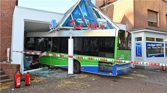 Die Unfallursache war zunächst unklar. 