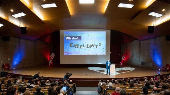 Die Uni Hamburg hat ihren Titel als Exzellenzuniversität verteidigt.
