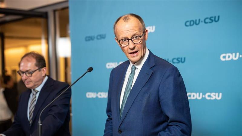 Die Union möchte sich zu aktuellen Migrationsthemen mit zwei Anträgen und einem Gesetzentwurf im Bundestag positionieren.