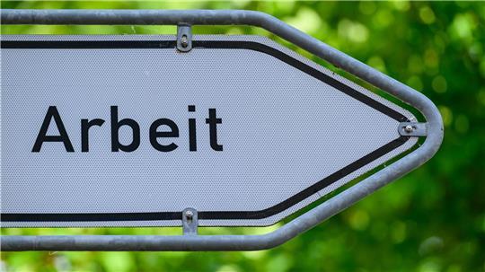 Die Unsicherheit um den Iran-Krieg belastet den Arbeitsmarkt in Deutschland (Archivbild)