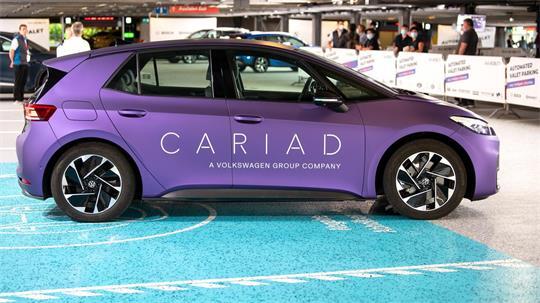 Die VW-Softwaretochter Cariad steht erneut vor einem Stellenabbau. (Archivbild)