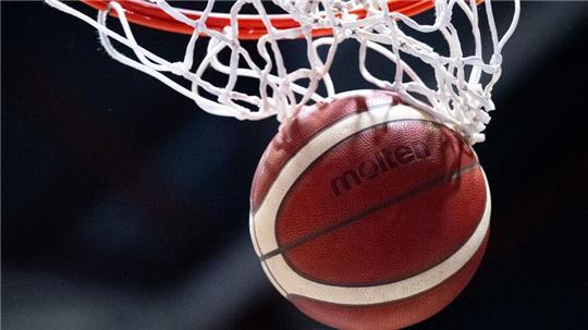 Die Veolia Towers Hamburg spielen im Basketball-EuroCup gegen Hapoel Jerusalem. 