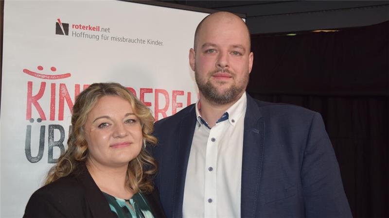 Die Veranstalter der Gala kommen aus dem Landkreis Stade: Tatjana Engelmann und Sven-Jendrik Timmermann sind die Geschäftsführer des Unternehmens SJT Solutions mit Sitz in Horneburg.