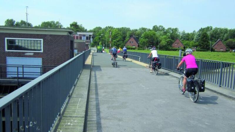 Oste-Sperrwerk: Schlechte Nachrichten für Radfahrer Die Verbindung über das Oste-Sperrwerk ist für zahlreiche Radfahrer eine interessante und viel genutzte Strecke.