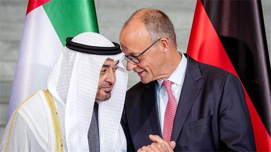 Die Vereinigten Arabischen Emirate wollen ihre Investitionen in die deutsche Wirtschaft mehr als verdoppeln.