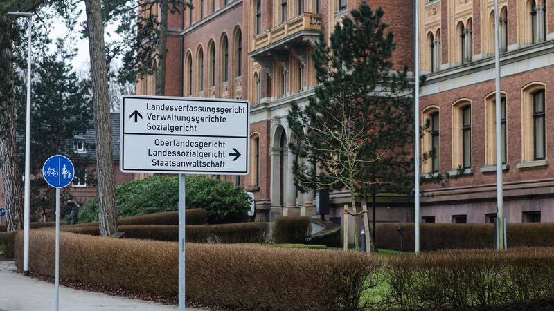 Die Verhandlung vor dem Oberlandesgericht soll im Oktober beginnen. (Symbolbild)