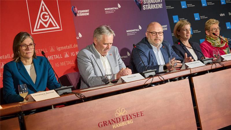 Die Verhandlungsführer der Tarifgespräche.