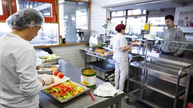 Ministerin: Gelder für kostenloses Schulessen fehlen Die Verpflegung von Kindern in der Schule und im Kindergarten bleibt ein großes Thema. (Archivfoto)