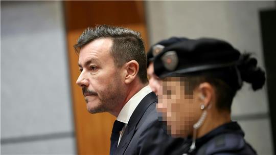 Die Verteidigung bezeichnet die Anklage gegen René Benko als „Hokuspokus“.