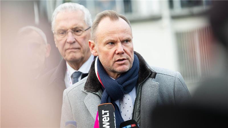 „Die Verteidigung unserer Demokratie ist eine Aufgabe, die alle Ressorts und Sicherheitsbereiche betrifft und die sich durch alle Ebenen zieht“, sagte Innensenator Andy Grote. (Archivbild)