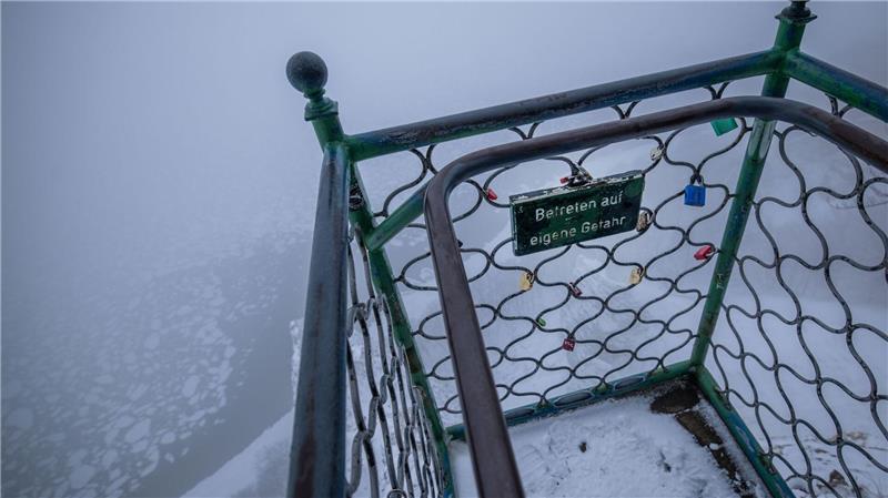 Warum Ostsee-Besucher jetzt besonders wachsam sein sollten Die Victoria-Sicht bietet Ausblicke auf die Ostsee und den Königsstuhl.