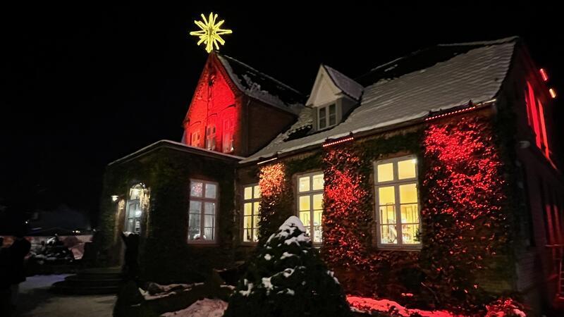 Die Villa von Issendorff ist trotz des Trubels im Park ein Ort der Ruhe. Vielleicht liegt es auch an der Autorität des Weihnachtsmannes, der hier seine Stube hat.