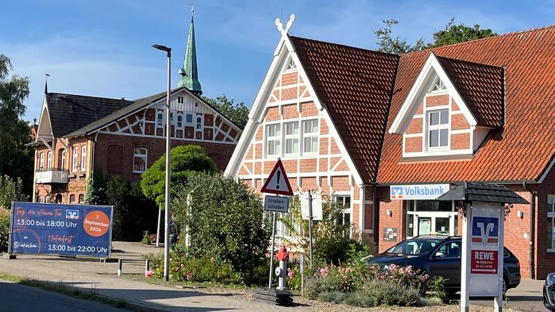 Die Volksbank-Filiale in Steinkirchen ist wieder geöffnet.
