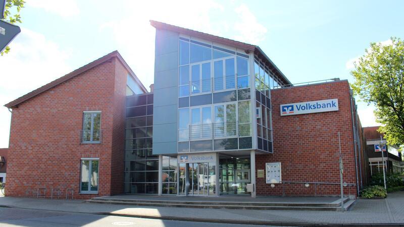 Blick auf das Gebäude der Volksbank in Beverstedt.