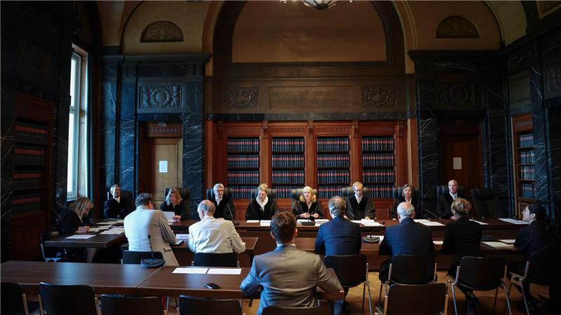 Anti-Gender-Initiative scheitert auf ganzer Linie Die Volksinitiative „Schluss mit Gendersprache in Verwaltung und Bildung“ hat vor dem Hamburgischen Verfassungsgericht eine schwere juristische Schlappe hinnehmen müssen.
