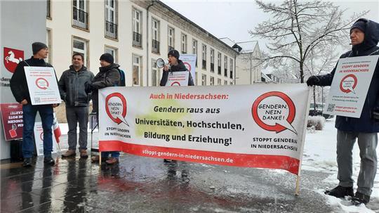 Die Volksinitiative fordert unter anderem, dass in Behördentexten nicht gegendert werden darf. (Archivbild)