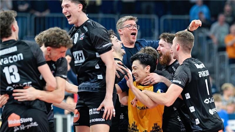 Die Volleyballer der SVG Lüneburg sind mit einem Sieg in die Halbfinalserie um die deutsche Meisterschaft gestartet. (Archivbild)