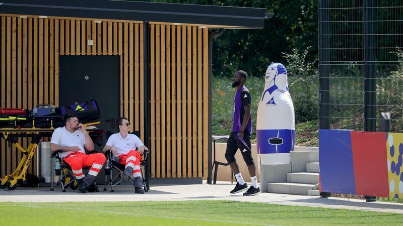 Vor Dänemark: Rüdiger fehlt beim Trainingsauftakt Die Vorbereitung auf das Achtelfinale ist ohne Abwehrchef Antonio Rüdiger gestartet.