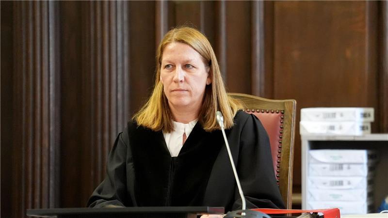 Die Vorsitzende Richterin Isabel Hildebrandt duldet keinen Applaus der Zuhörer im Gerichtssaal. (Archivbild)