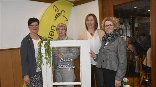 Die Vorsitzenden der Landfrauen (von links): Petra König (Großenwörden und Umgebung), Karin Behrmann (Südkehdingen), Martina Neumann (Kehdinger Moor) und Jasmin Lorenzen (Nordkehdingen).