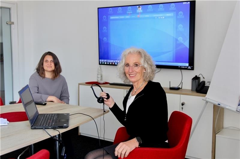 Die Vorstandsvorsitzende Kerstin Witte (links) und Gründerin Sigrid Baumann-Tornow vom Bildungsinstitut IBB in Buxtehude.