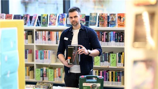 Die Wärmebildkamera gehört zu den beliebten Leihobjekten in der „Bibliothek der Dinge“ in Achim. 