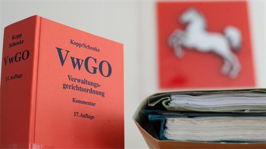 Die Wahlvorschläge für ehrenamtliche Richter am Oberverwaltungsgericht (OVG) Lüneburg wurden von Anke Lindszus (AfD) infrage gestellt.