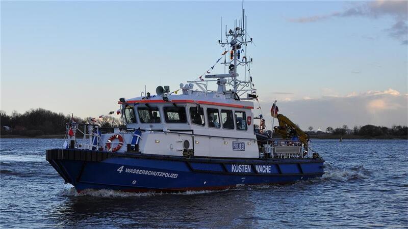 Die Wasserschutzpolizei Brake war nach dem Leichenfund mit ihrem Küstenboot W4 im Einsatz.