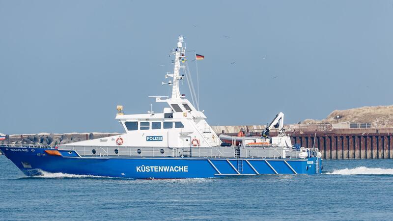 Frachtschiffe: Wasserschutzpolizei ahndet zahlreiche Verstöße auf See Die Wasserschutzpolizei hat eine Reihe von Kontrollen auf Schiffen vorgenommen. (Archivbild)