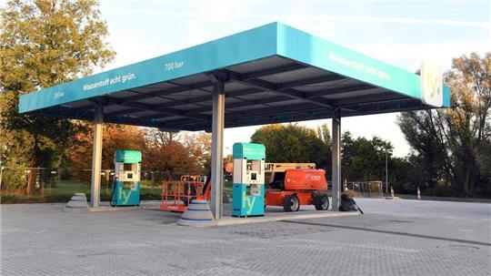 Die Wasserstoff-Tankstelle an der Straße „Zur Hexenbrücke“ geht „auf die Zielgerade“.