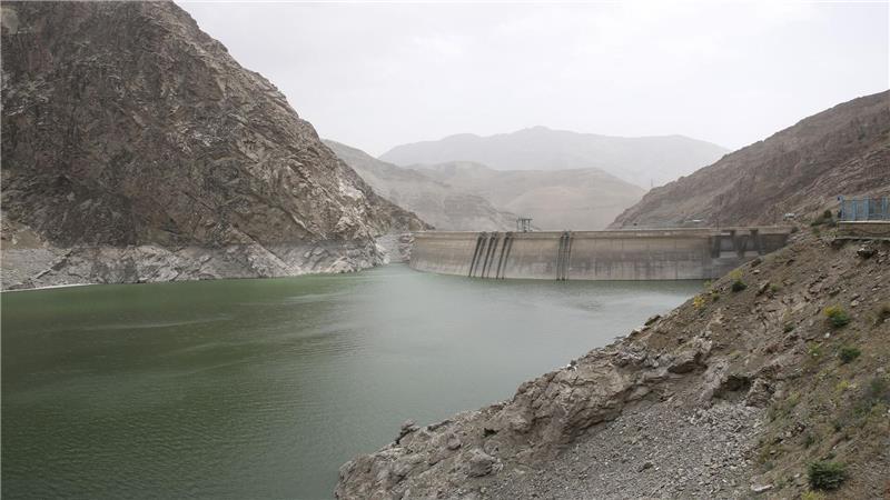 Irans Hauptstadt droht Verlegung wegen Wasserkrise Die Wasserversorgung der Millionenmetropole Teheran ist durch knappe Pegelstände an den Staudämmen gefährdet. (Archivbild)