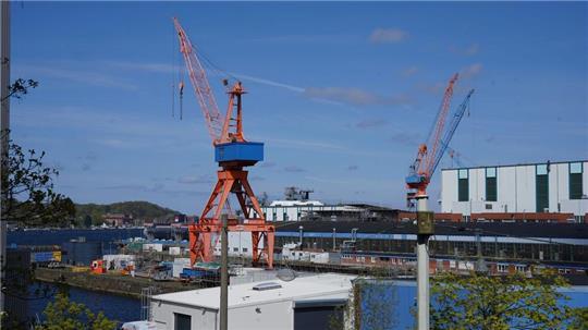 Die Werftgruppe Thyssenkrupp Marine Systems hat im Geschäftsjahr 2023/24 den Umsatz gesteigert.