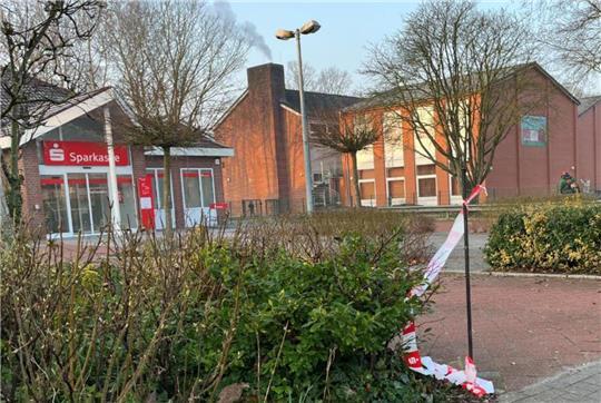 Die Wespa hat vor dem Parkplatz der Geschäftsstelle in Schiffdorf Security eingesetzt.