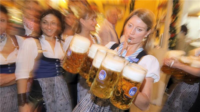Wiesn-Maß teurer: 16-Euro-Marke nicht gerissen Die Wiesnmaß knackt in diesem Jahr die 15-Euro-Marke. (Archivbild)